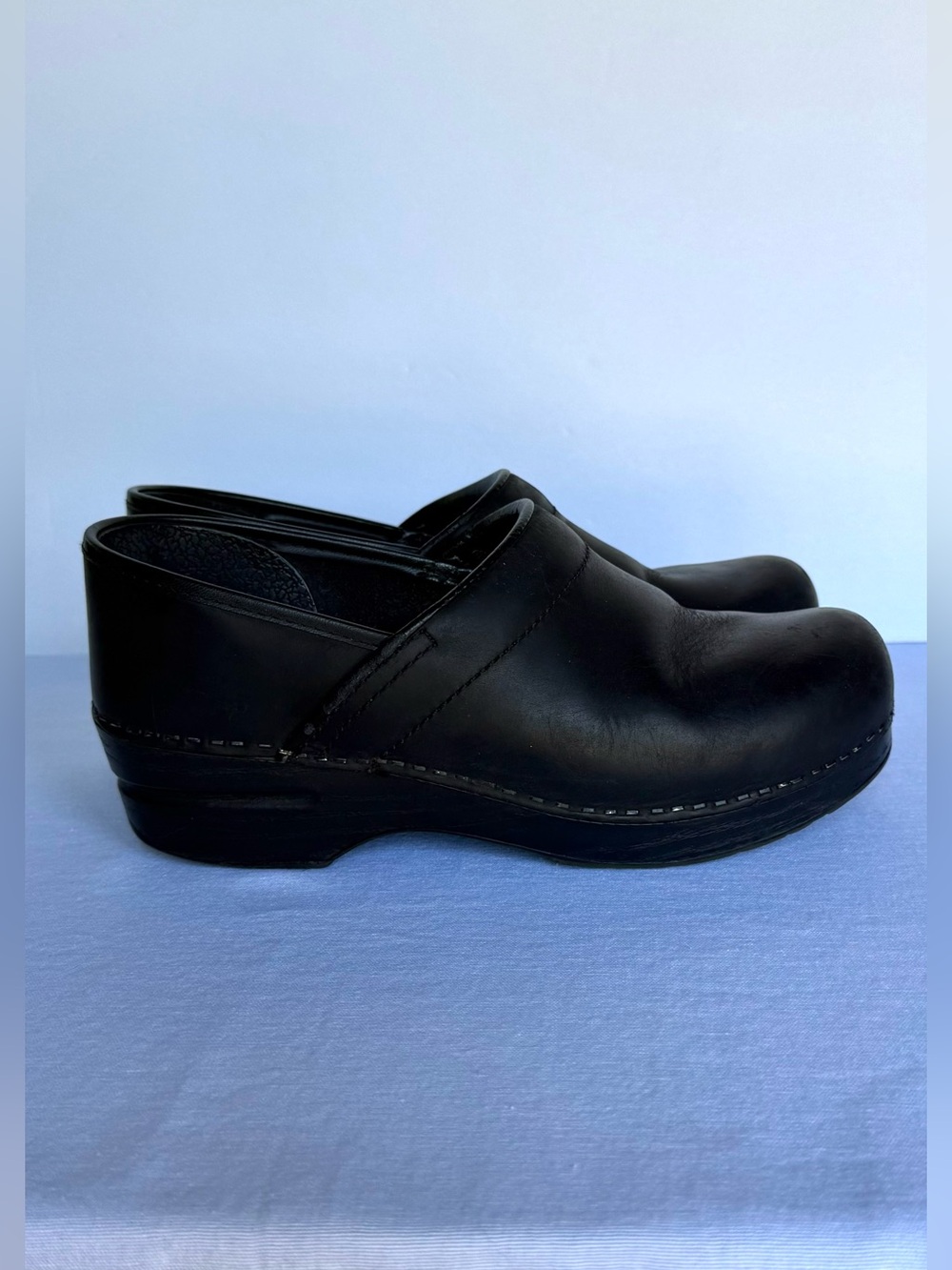 Dansko Women’s Professional Mule Clog Size 39/US 8-1/2 Nursing Teacher